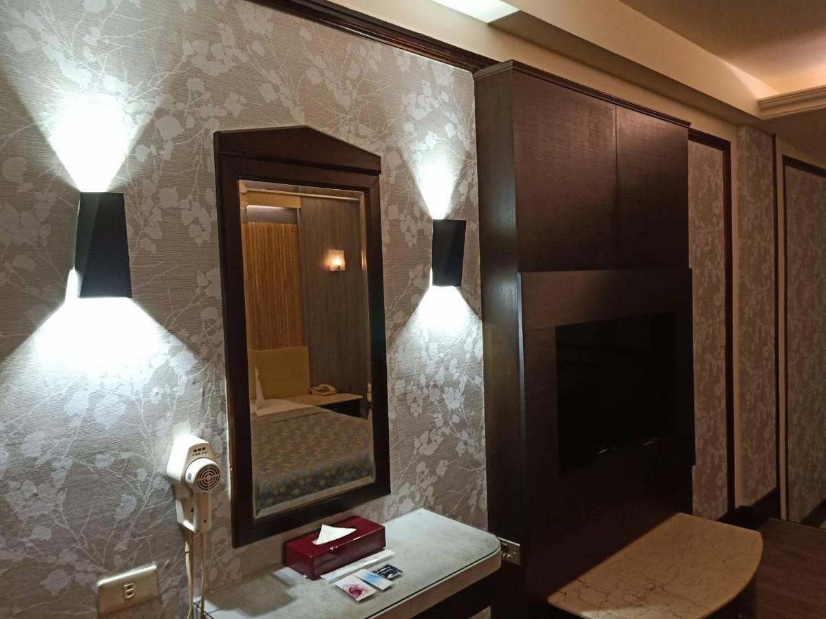Xin Yuan Motel Đài Trung Ngoại thất bức ảnh