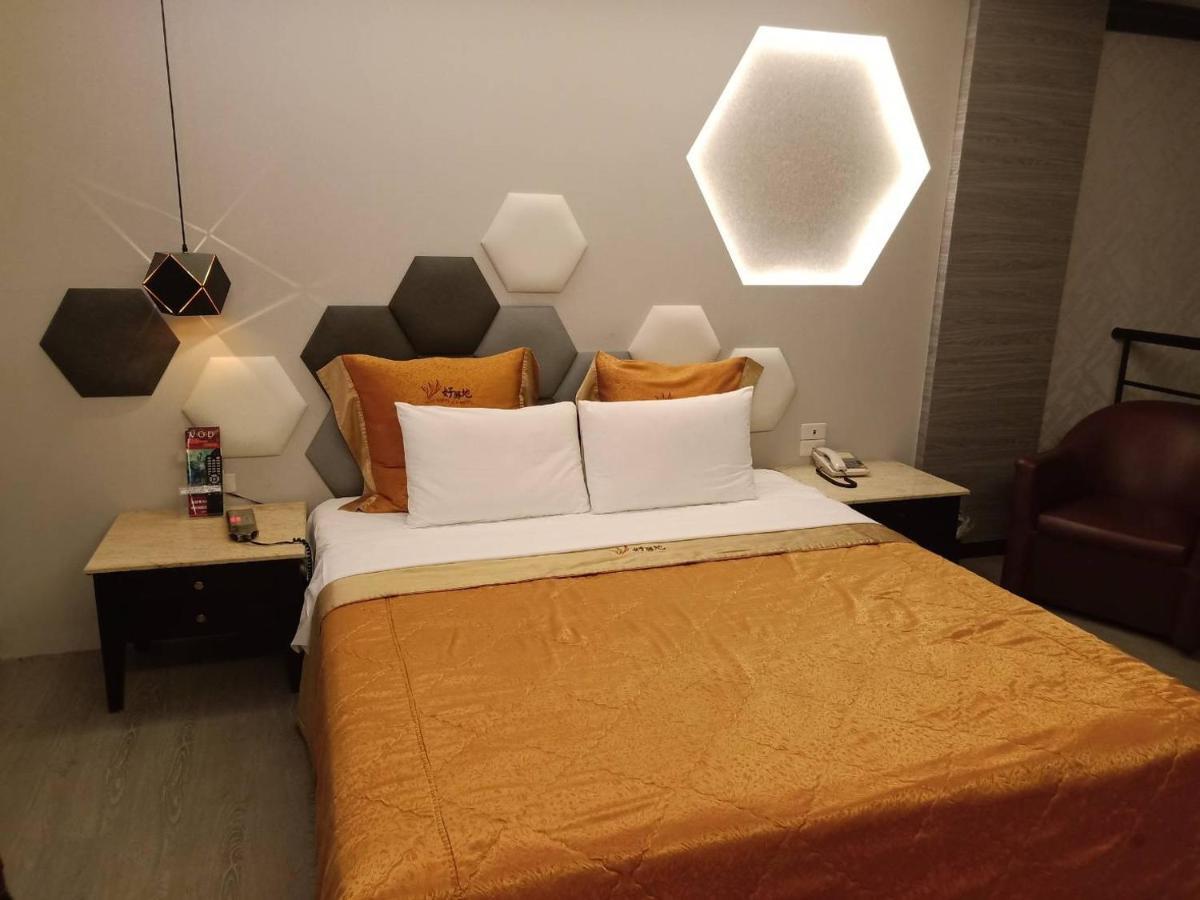 Xin Yuan Motel Đài Trung Ngoại thất bức ảnh
