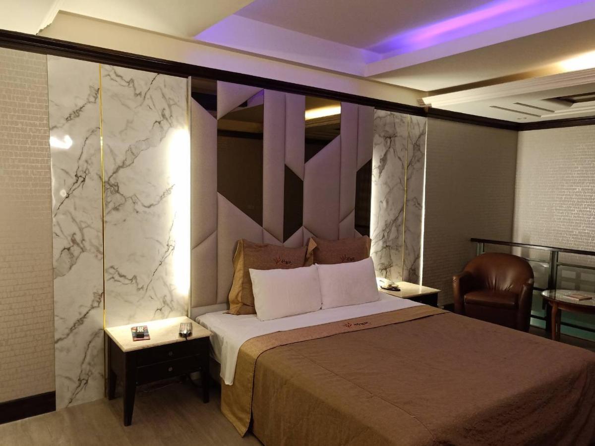 Xin Yuan Motel Đài Trung Ngoại thất bức ảnh
